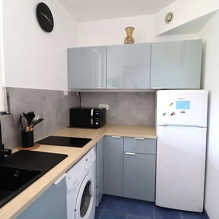2 Pièces, 6 Pers, Proche Plage, Animaux Acceptés, Parking - Fr-1-307-247 Appartement *